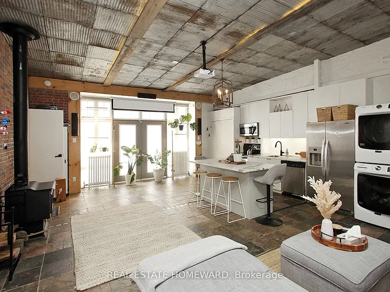 147 Boston Ave — Photo 2