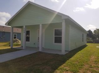 706 N Gagon St, Rockport, TX 78382