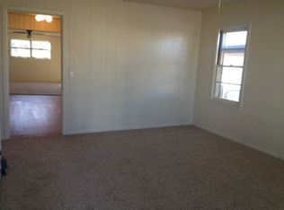 545 W Lynn St, Slaton, TX 79364