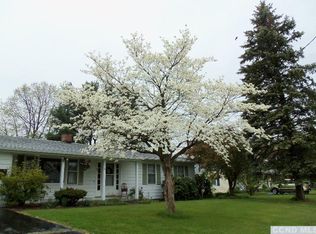 6 Roxbury Rd, Chatham, NY 12037