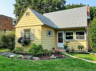 446 Golf Rd, Crystal Lake, IL 60014