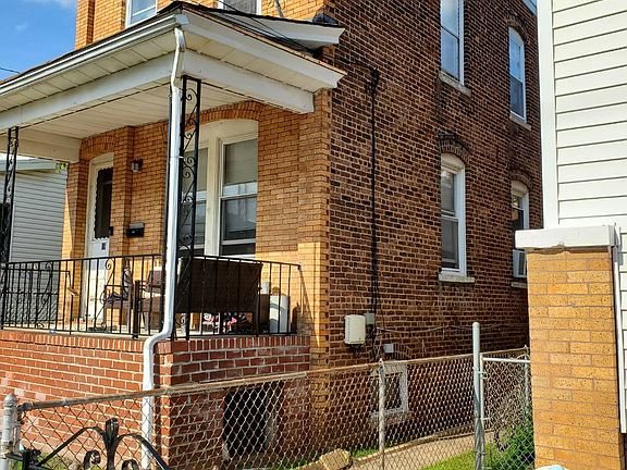 3rd image of 19 White St
