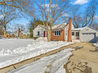 52 Dahlia St, Warwick, RI 02888