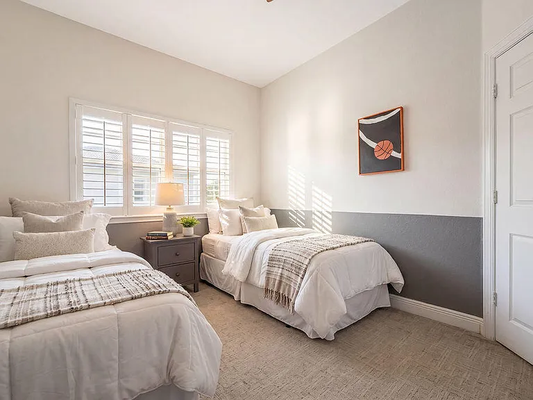 261 SW 6th Pl — Photo 23