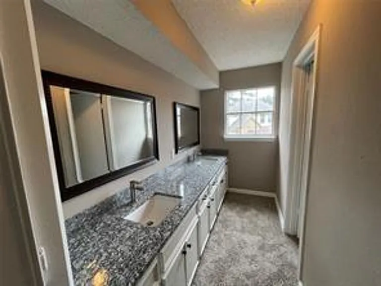 12019 Willow Ln — Photo 9