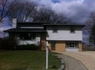 7614 Gail Ave, Darien, IL
