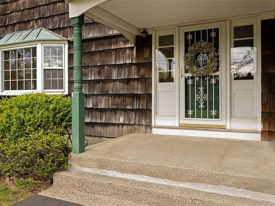 141 Pine St, East Moriches, NY 11940 MLS 3421936 Zillow