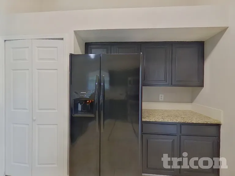 8115 E Mactavish Way — Photo 4