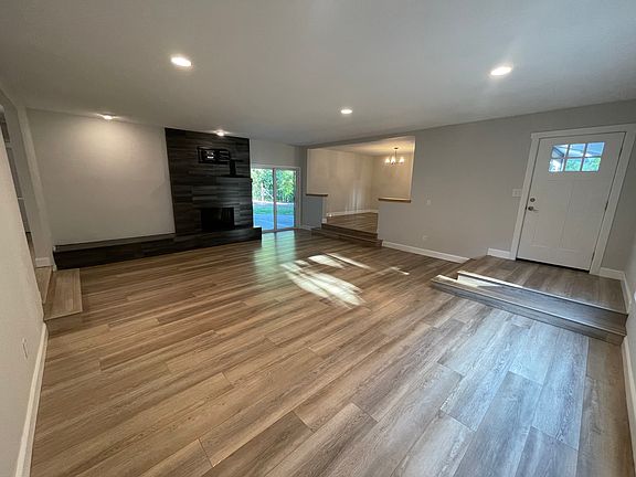 5th image of 117 E Shiloh Rd