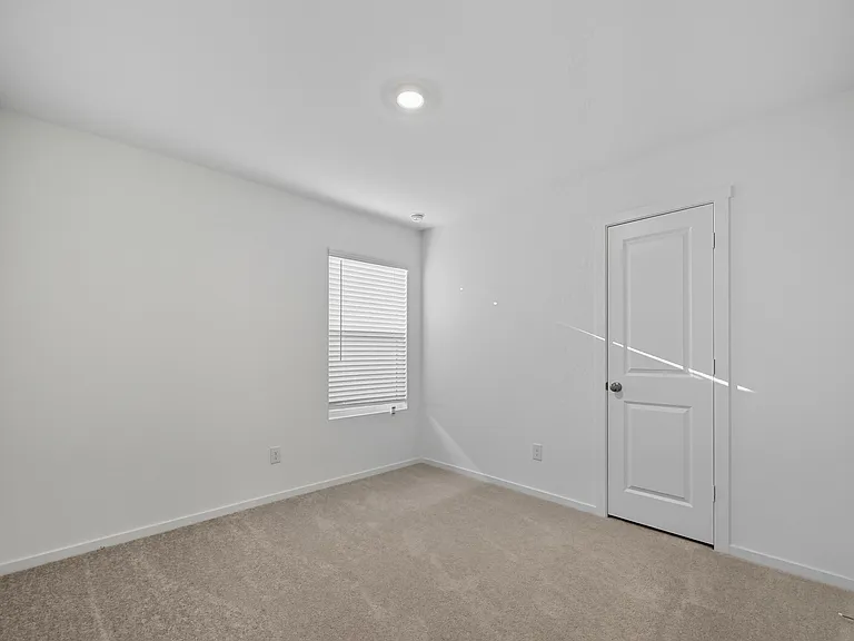 1013 Raintree Rd — Photo 6