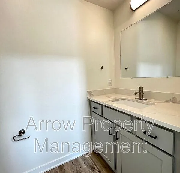 2230 R St #1 — Photo 6
