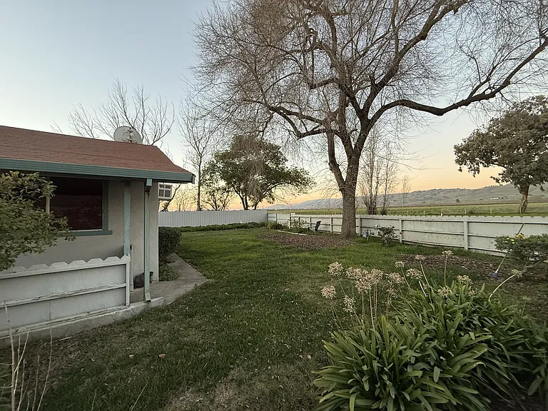 3665 Pacheco Pass Hwy #2 — Photo 17