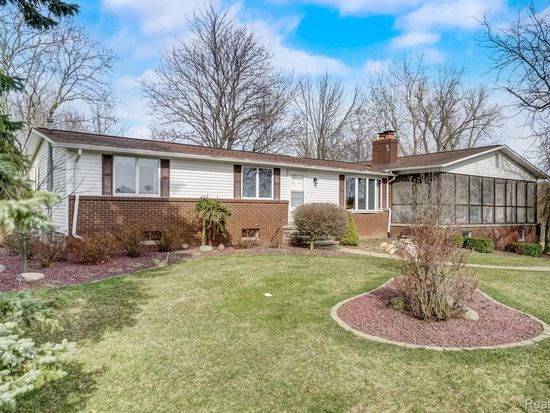 9810 Hart Lake Rd, Otter Lake, MI 48464