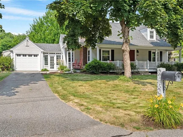 138 Homecrest Ave, North Smithfield, RI 02896