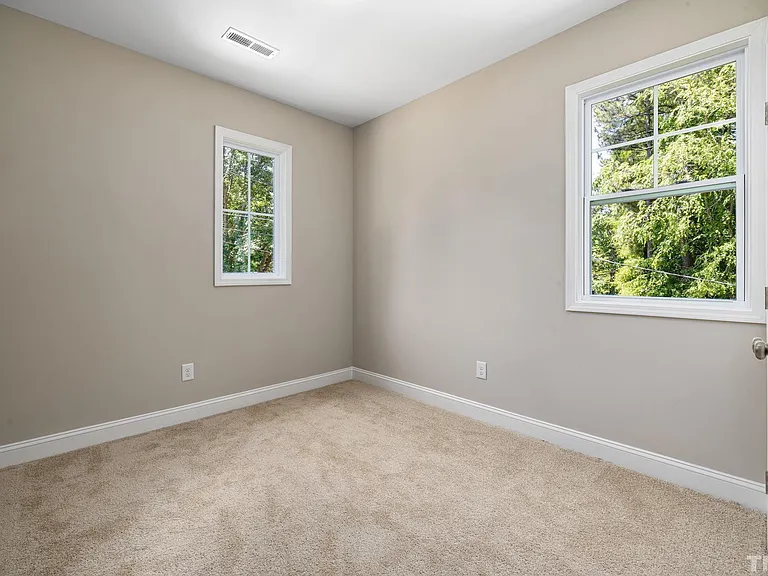 335 E Pine Ave — Photo 21