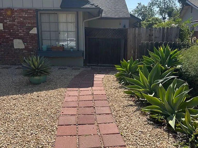 5509 Huntington Dr — Photo 2