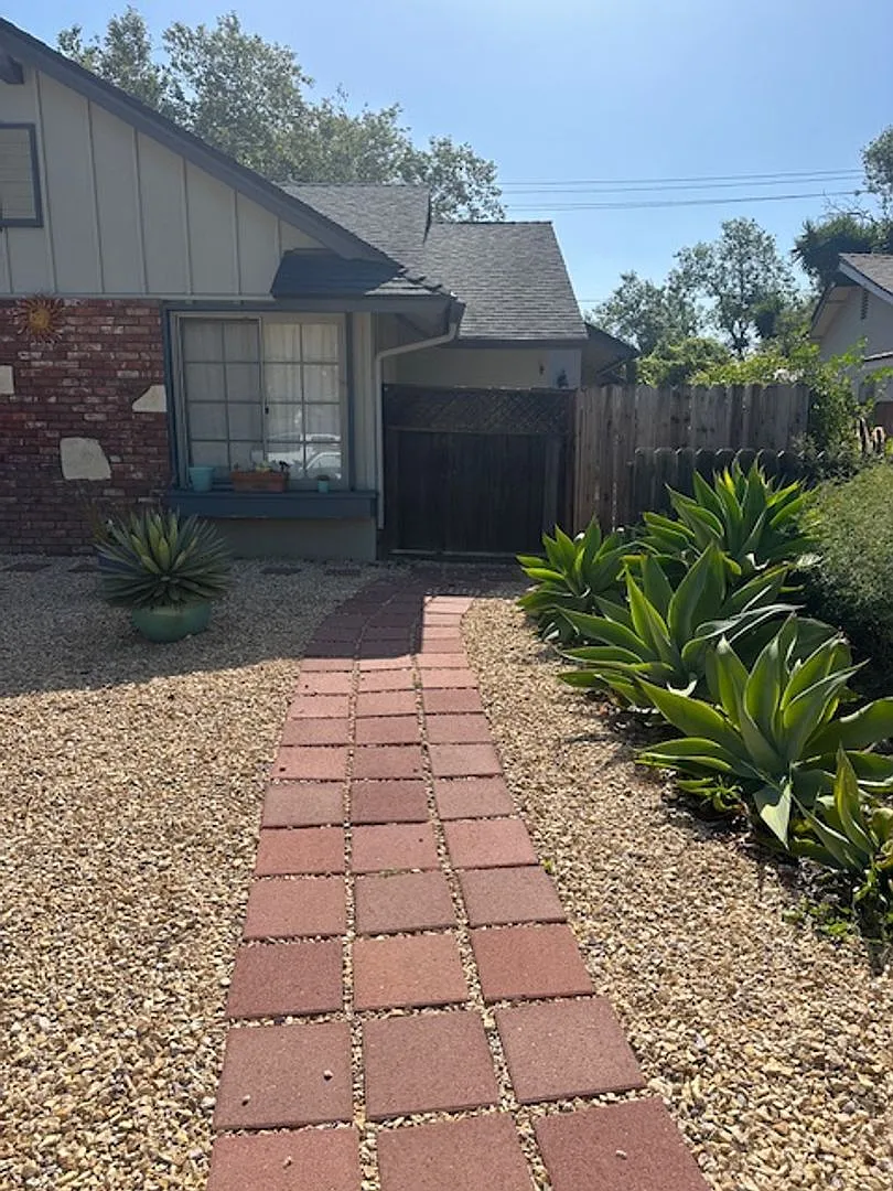 Building Photo - 5509 Huntington Dr