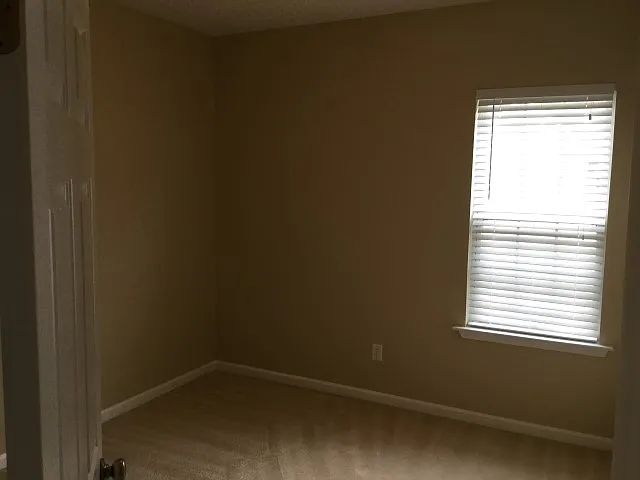 1700 Heisser Ln — Photo 8