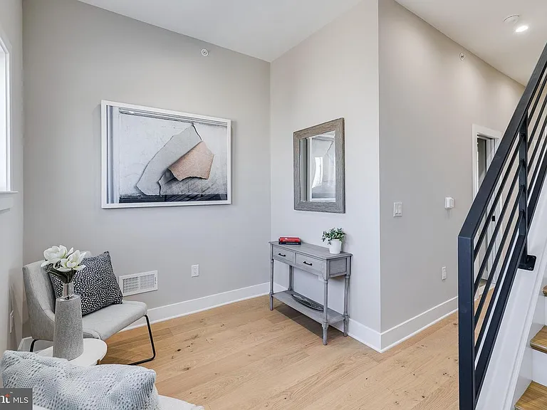 1319 S 27th St — Photo 10