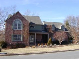 112 Woodbriar Dr, Johnson City, TN 37604