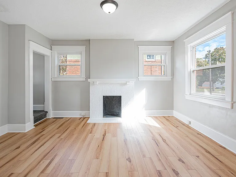 486 Sumatra Ave — Photo 12