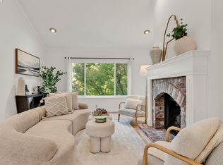 394 Camelback Rd, Pleasant Hill, CA 94523