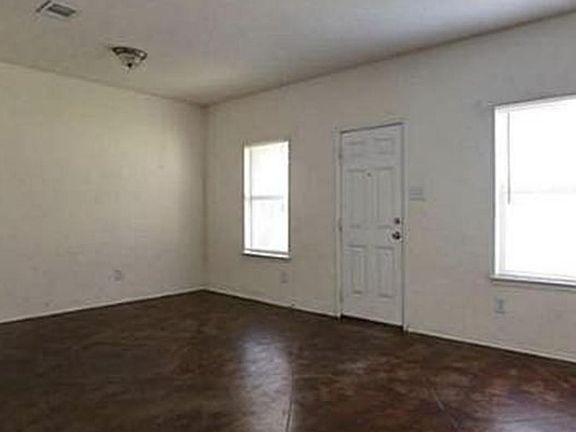 3rd image of 2337 Aldergate Dr