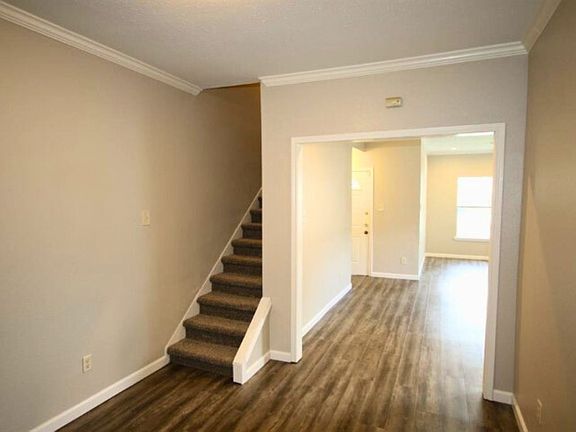 5th image of 2612 Isabella St