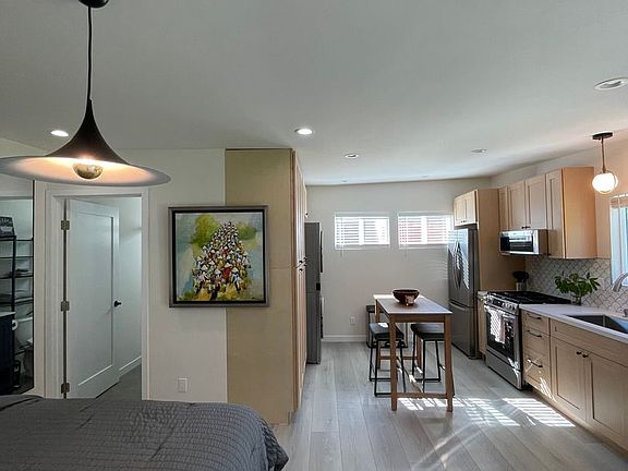 4th image of 5122 Willowcrest Ave