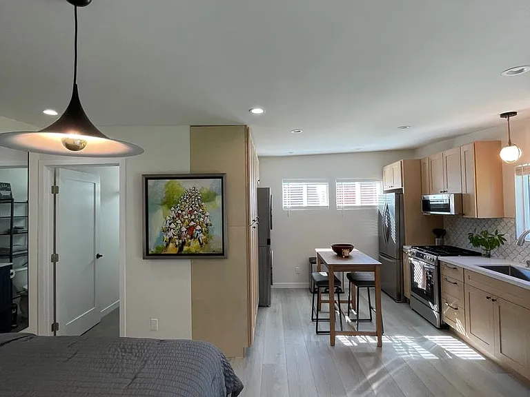 5122 Willowcrest Ave — Photo 4