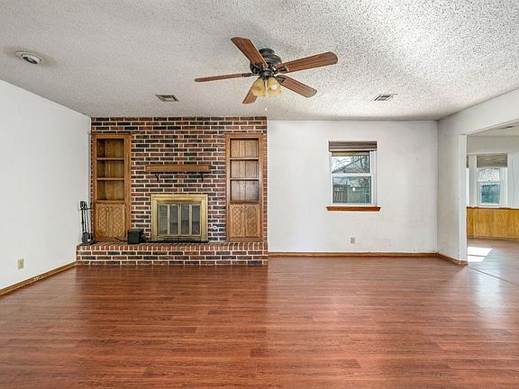 5th image of 1210 Glenwood Dr