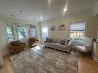15 W Penn St, Long Beach, NY 11561