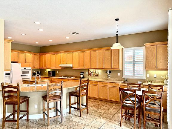 5th image of 9510 Pinehurst Dr
