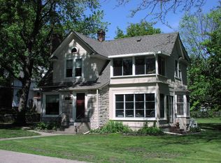 4428 Shoreline Dr, Robbinsdale, MN 55422