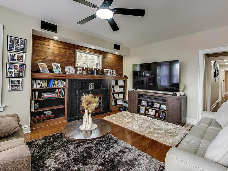 1337 S Austin Blvd #2A — Photo 13