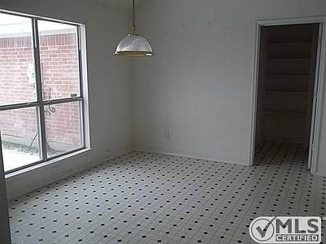 5th image of 420 Round Rock Dr