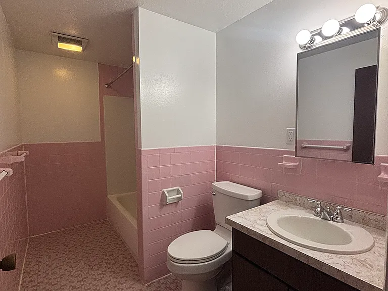 Governor Weare Apartments — Photo 29