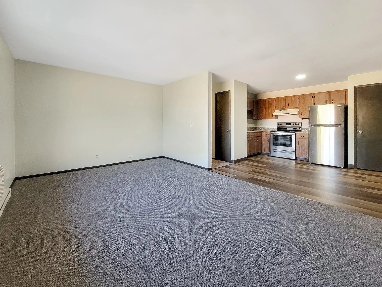2 bed, 759 sqft, $1,295 — Photo 3