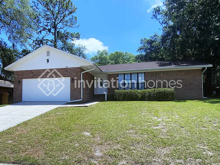 6241 Cranberry Ln E — Photo 1