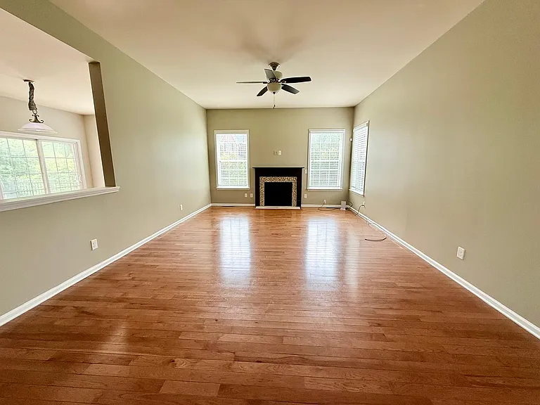 1009 Providence Forest Dr — Photo 7