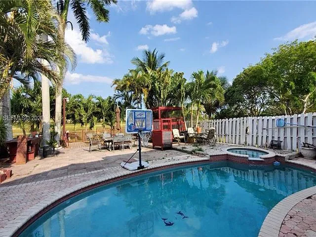 4430 SW 82nd Way — Photo 3