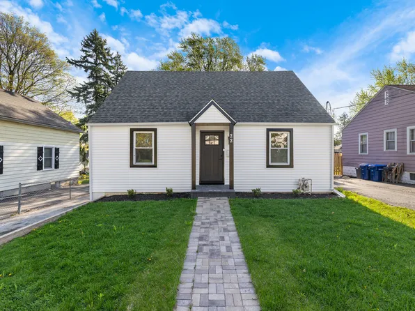 22 N 12th St, St Charles, IL 60174