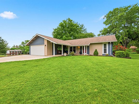 2nd image of 14632 Laketrails Ct