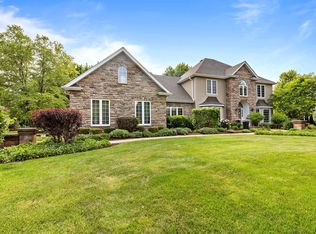 7N490 Wagontire Rd, Saint Charles, IL 60175