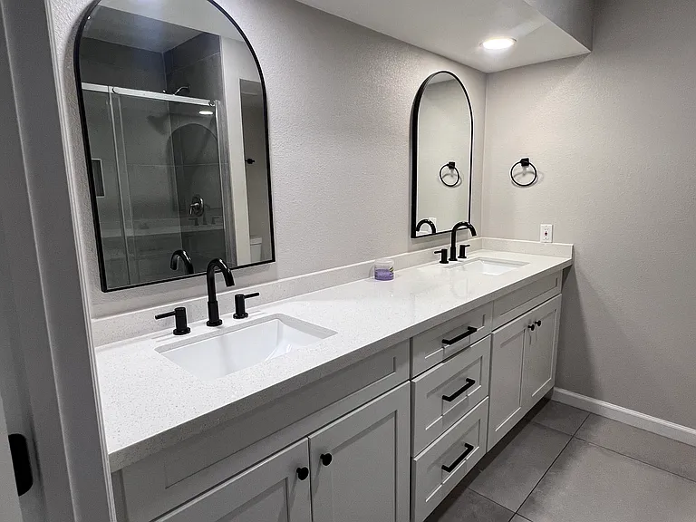 908 W Ross Ave — Photo 12