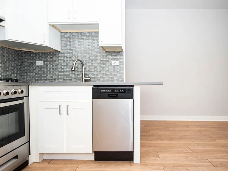511 W Belmont Ave #36 — Photo 2