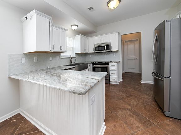 5th image of 168 Acorn Falls Dr