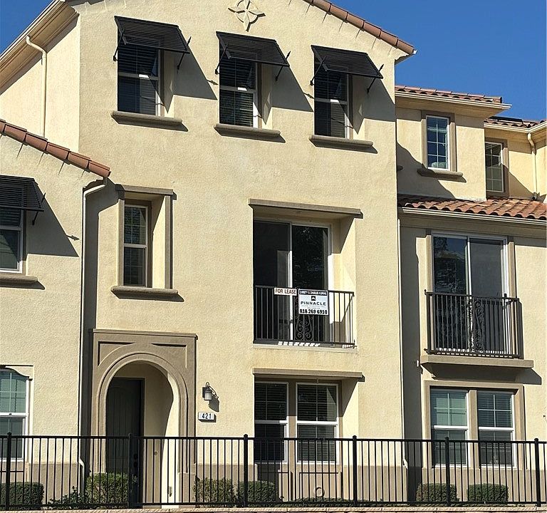 1st image of 421 Camino Ruiz