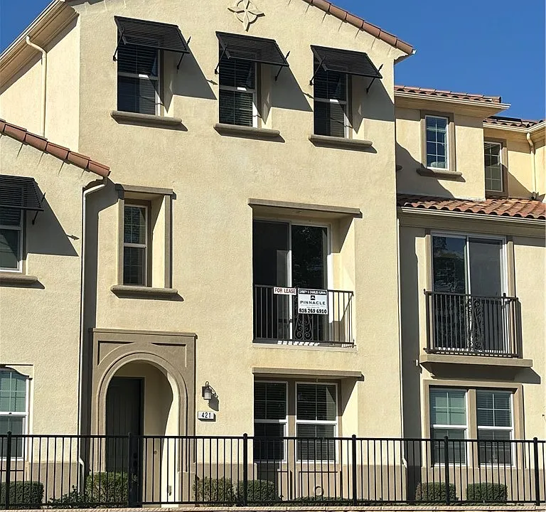 421 Camino Ruiz