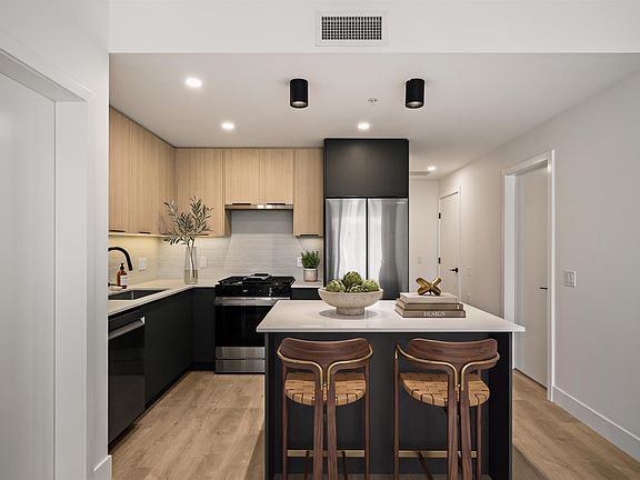 3rd image of 111 Buller St #410